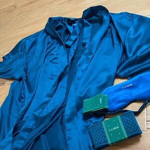 La Mer Luxurious Blue Robe and Eye Mask Set, hair band